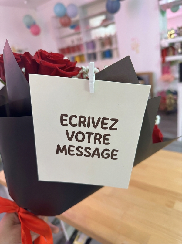 Le mot, écrit à la main.